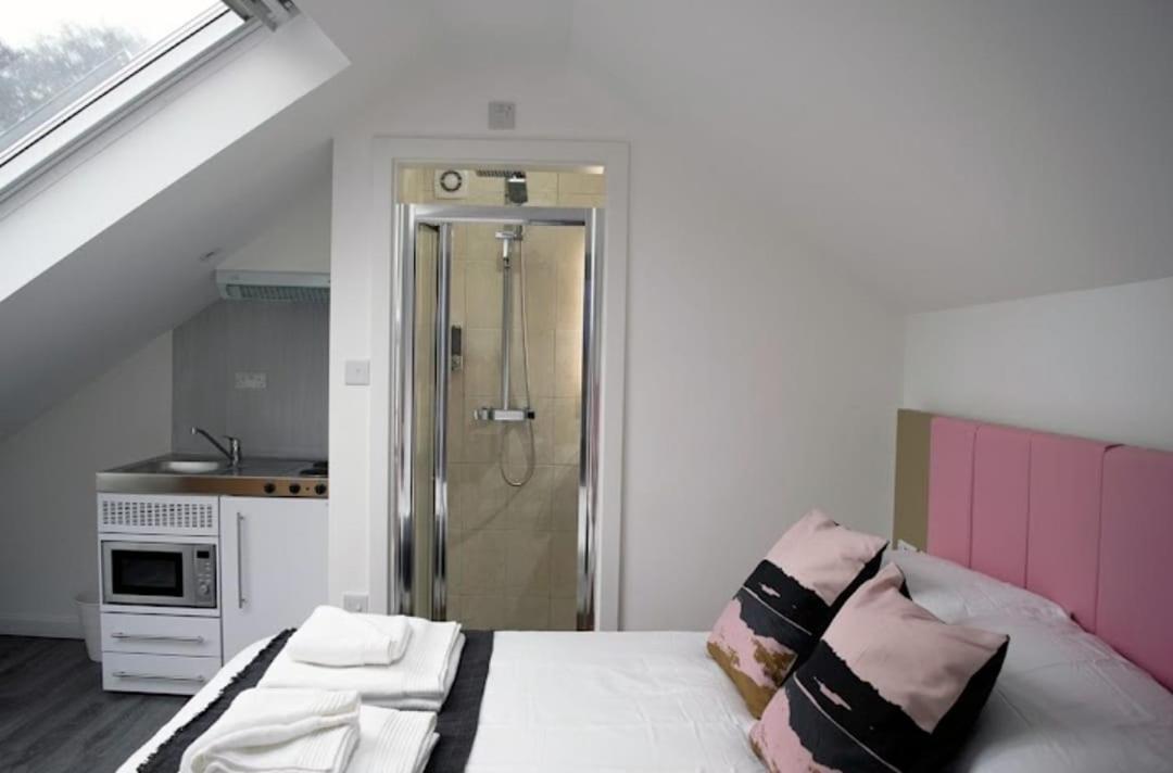 Crosskeys Guest house *